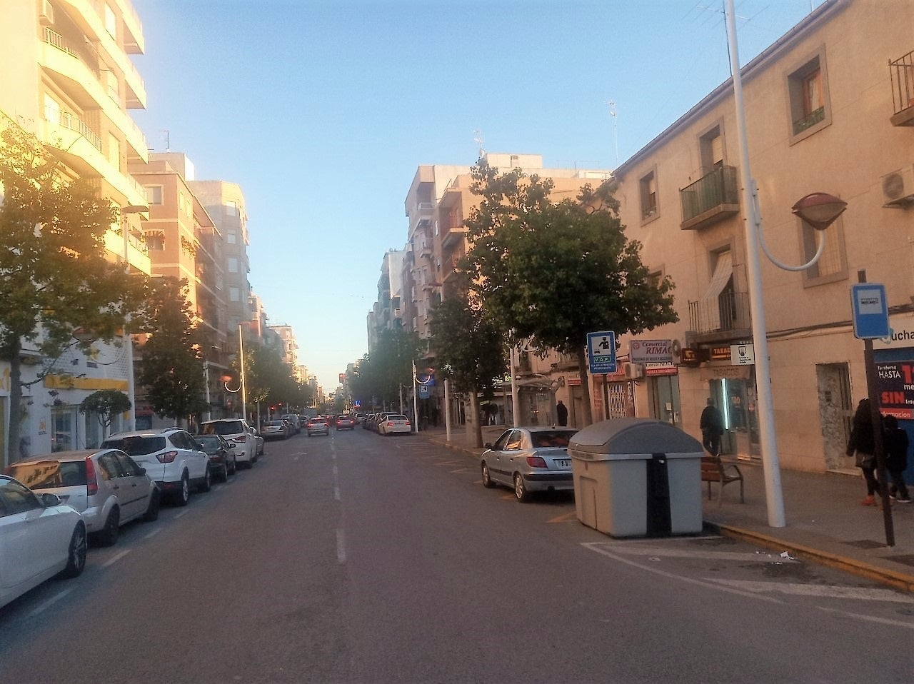 La calima se resiste a desaparecer en Elche, Crevillent y Santa Pola en un día en el que se agudiza el calor La calima se resiste a desaparecer en Elche, Crevillent y Santa Pola en un día en el que se agudiza el calor