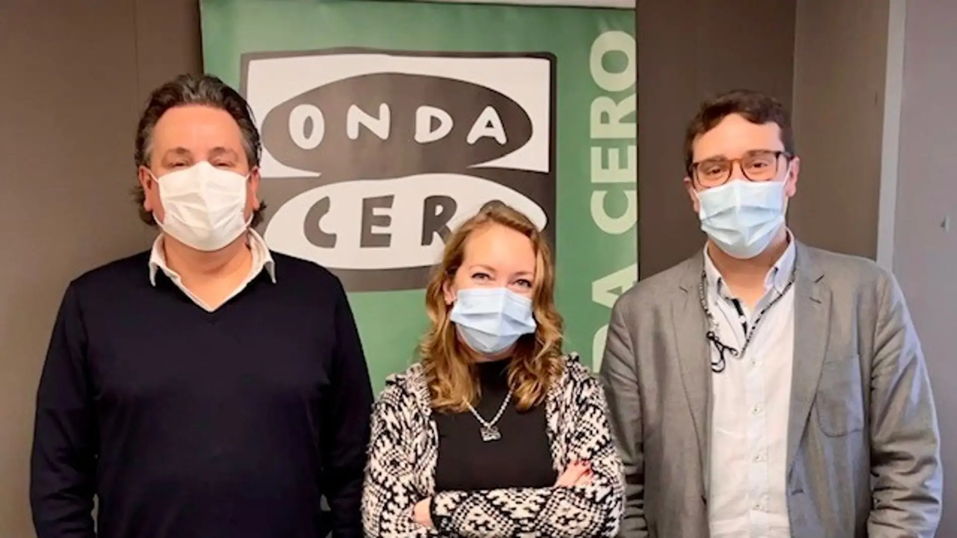 Los responsables de Almacenes Femenías en Onda Cero Mallorca, Juan Jaume y Gori Jaume, junto a Elka Dimitrova