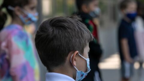 La mascarilla deja de ser obligatoria en los colegios