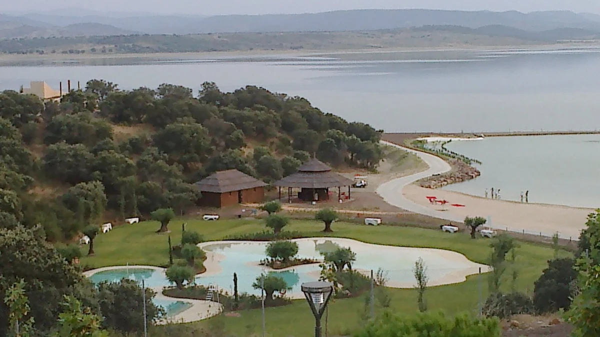 La Junta no valorará la decisión sobre el Complejo Marina Isla Valdecañas hasta no conocer la sentencia dictada por el Tribunal Supremo | Onda Cero Radio
