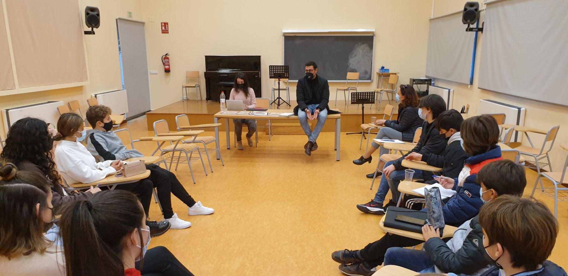 Los jóvenes de Almoradí participaron impulsados por la concejalia de juventud, en el "Proyecto Youth" Los jóvenes de Almoradí participaron impulsados por la concejalia de juventud, en el "Proyecto Youth"