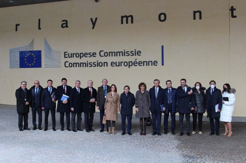El alcalde presenta ante la UE el informe de reparto de los Fondos Europeos El alcalde presenta ante la UE el informe de reparto de los Fondos Europeos