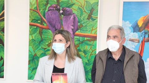 La concejala de Cultura, Esther Donate, y el pintor Luis Tejedor La concejala de Cultura, Esther Donate, y el pintor Luis Tejedor