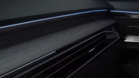 El nuevo Renault AUSTRAL muestra la cuidada confección de su interior Automoción