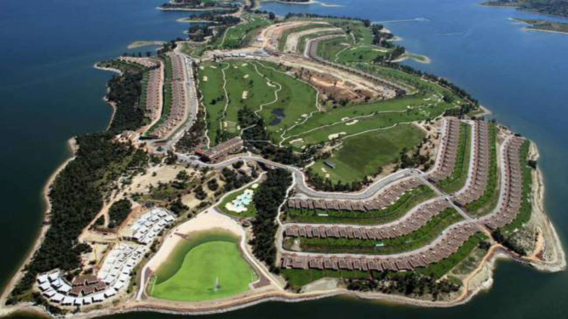 El Supremo detalla que el coste del derribo total de Marina Isla Valdecañas no es pretexto para no cumplir la ley El Supremo detalla que el coste del derribo total de Marina Isla Valdecañas no es pretexto para no cumplir la ley