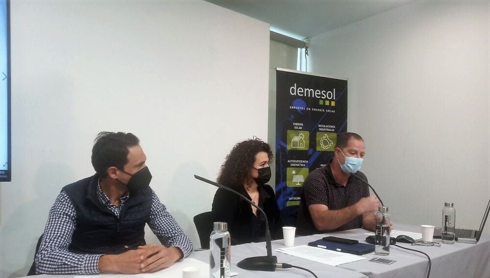 Presentación informe sobre energía solar en Elche.