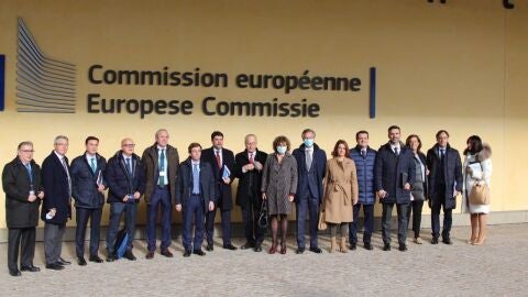 Alcaldes del PP en la sede de la Comisi&oacute;n Europea