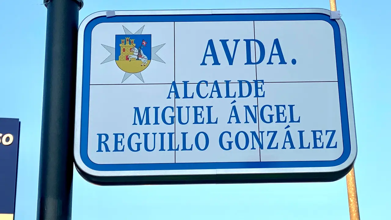 Placa calle de Miguel Ángel Reguillo Placa calle de Miguel Ángel Reguillo