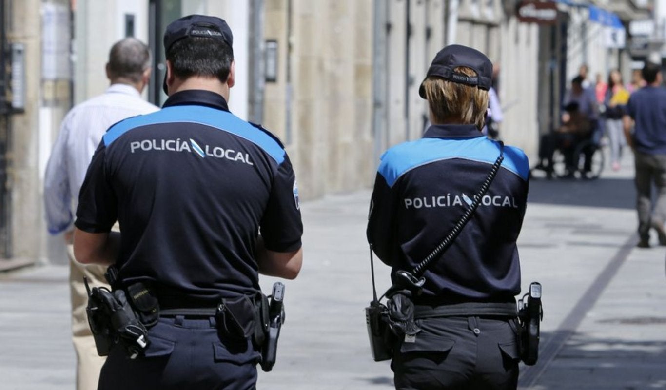 Detido en Ourense tras intentar arroiar a uns axentes da policía local Detido en Ourense tras intentar arroiar a uns axentes da policía local