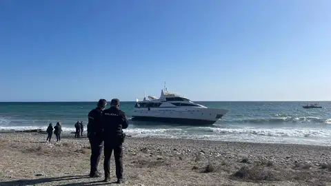 Motril vive su particular operación Ever Given Motril vive su particular operación Ever Given