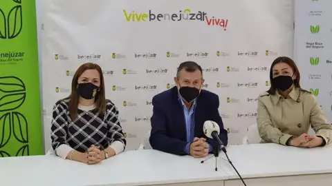 El Director General de Formación Profesional, Manuel Gomicia Giménez ha visitado hoy las instalaciones del Centro benejuzar