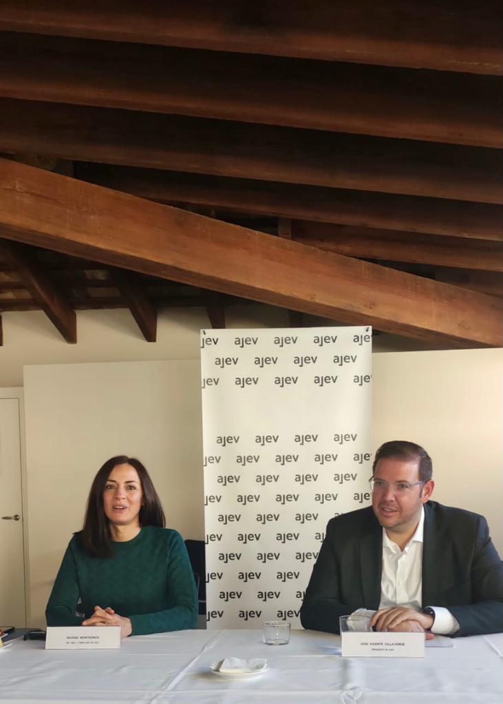 AJEV reitera que las cargas económicas y burocráticas frenan a muchos jóvenes emprendedores AJEV reitera que las cargas económicas y burocráticas frenan a muchos jóvenes emprendedores