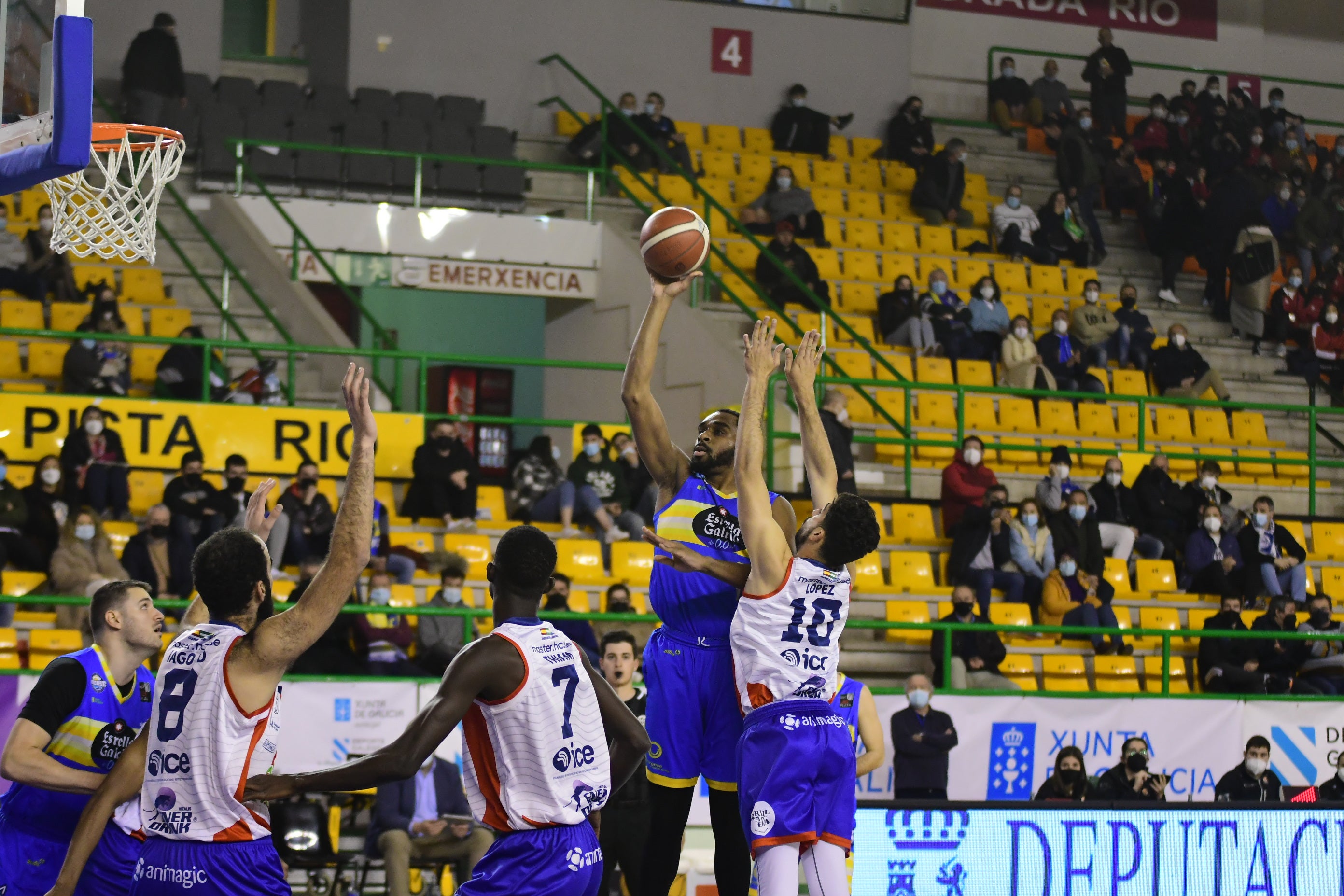 Victoria balsámica del Hereda COB ante UDEA Algeciras 98-55 Victoria balsámica del Hereda COB ante UDEA Algeciras 98-55