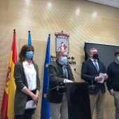 Concejales de la oposición en rueda de prensa en el Ayuntamiento de Gijón