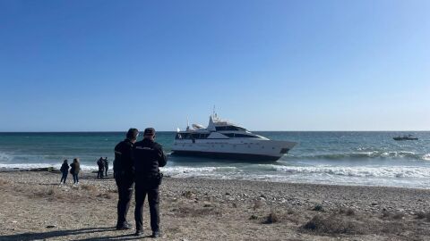 Motril vive su particular operaci&oacute;n Ever Given