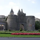 La Puerta de Bisagra de Toledo La Puerta de Bisagra de Toledo