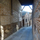 La calle Doncellas ya está de nuevo abierta a peatones y vehículos tras las obras de restauración del cobertizo La calle Doncellas ya está de nuevo abierta a peatones y vehículos tras las obras de restauración del cobertizo