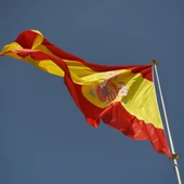Una bandera de España ondeando al viento Una bandera de España ondeando al viento
