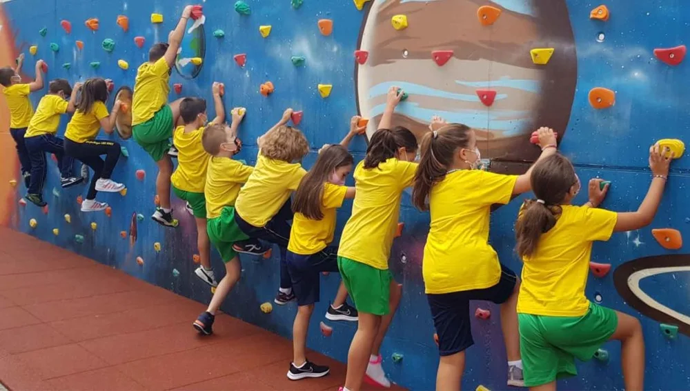 Escalada en Colexio Luis Vives Escalada en Colexio Luis Vives