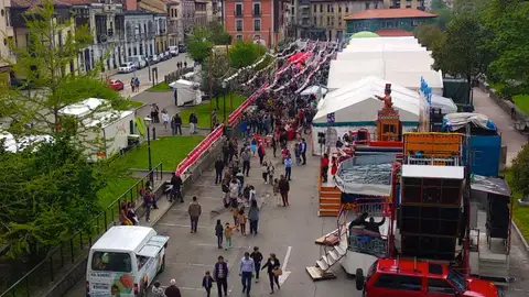 Recinto de la Feria de Abril en una pasada edición Recinto de la Feria de Abril en una pasada edición