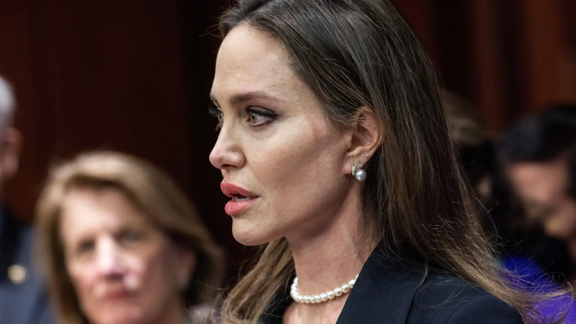 Angelina Jolie pide en el Senado de EEUU que se renueve la ley de violencia contra la mujer