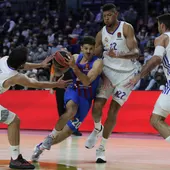 Laprovittola penetra a canasta en el partido ante el Real Madrid. Laprovittola penetra a canasta en el partido ante el Real Madrid.