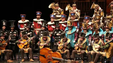 El coro 'Tócame' de julio pardo en el COAC El coro 'Tócame' de julio pardo en el COAC