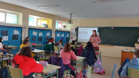 Taller Mujer y Niña en la Ciencia Taller Mujer y Niña en la Ciencia