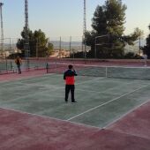 El Ayuntamiento de Redován crea la primera pista de pádel municipal en el Polideportivo Los Pasos 