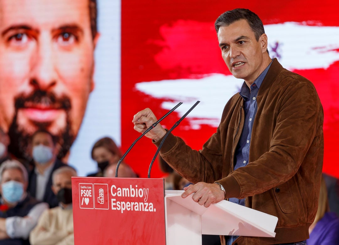 Pedro Sánchez advierte de que el 13F se decide el "avance o el retroceso" en derechos y libertades por la aparición de la "ultraderecha" Pedro Sánchez advierte de que el 13F se decide el "avance o el retroceso" en derechos y libertades por la aparición de la "ultraderecha"