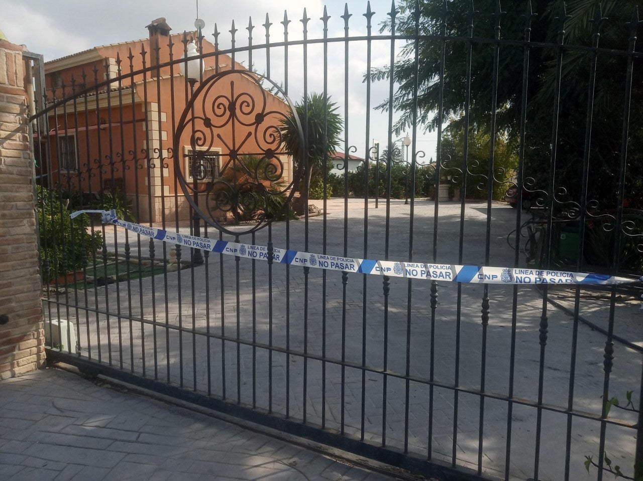 El adolescente detenido en Elche por matar a sus padres y hermano declara este domingo en la Fiscalía de Menores El adolescente detenido en Elche por matar a sus padres y hermano declara este domingo en la Fiscalía de Menores