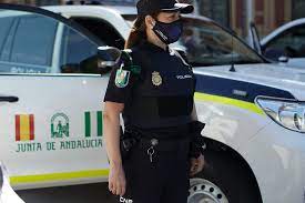 La Policía Adscrita detiene a los progenitores de un menor de 3 años por un delito de maltrato físico La Policía Adscrita detiene a los progenitores de un menor de 3 años por un delito de maltrato físico