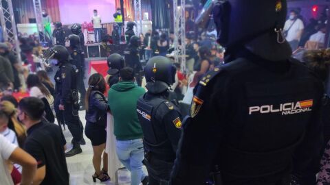 Dispositivo policial en una discoteca de Zaragoza