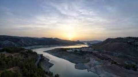 Pantano de Izn&aacute;jar