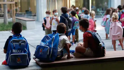 Los pediatras recomiendan la retirada de las mascarillas en las escuelas Los pediatras recomiendan la retirada de las mascarillas en las escuelas