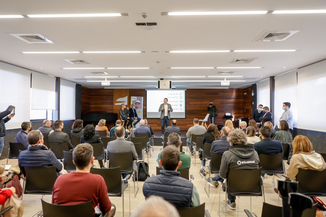 Alfaz informa a profesionales y propietarios sobre las ayudas para la rehabilitación energética de edificios Alfaz informa a profesionales y propietarios sobre las ayudas para la rehabilitación energética de edificios