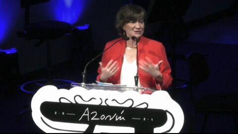 Nativel Preciado con "el santuario de los elefantes" fue la ganadora del Premio Azor&iacute;n 2021