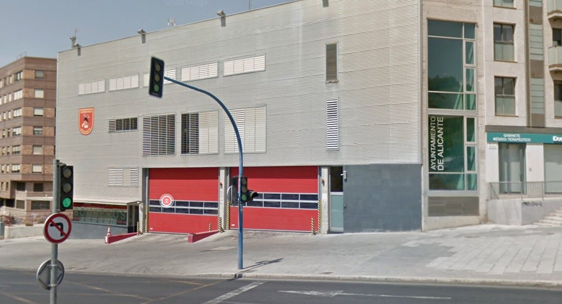 Un herido grave en el incendio de un garaje ocurrido en Benalúa Un herido grave en el incendio de un garaje ocurrido en Benalúa