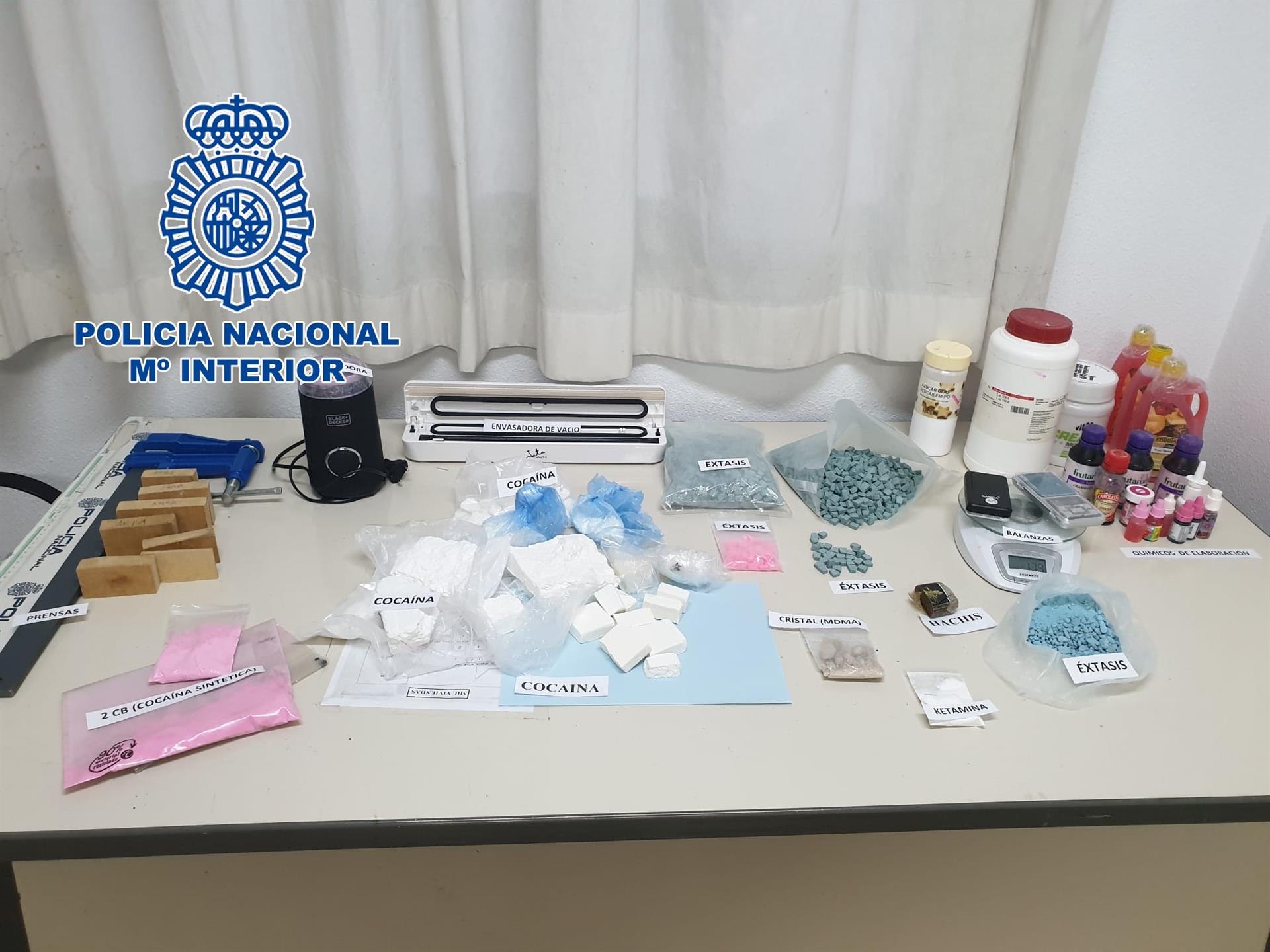 Cinco detenidos y desmantelados varios puntos de venta de droga en Alicante Cinco detenidos y desmantelados varios puntos de venta de droga en Alicante