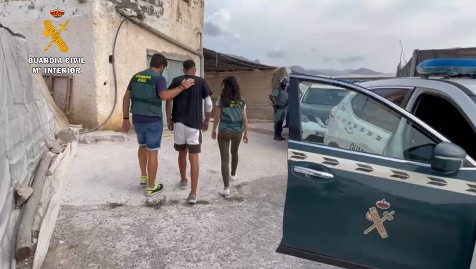 La Guardia Civil detiene a dos personas por simular el secuestro de su hijo de 13 años La Guardia Civil detiene a dos personas por simular el secuestro de su hijo de 13 años