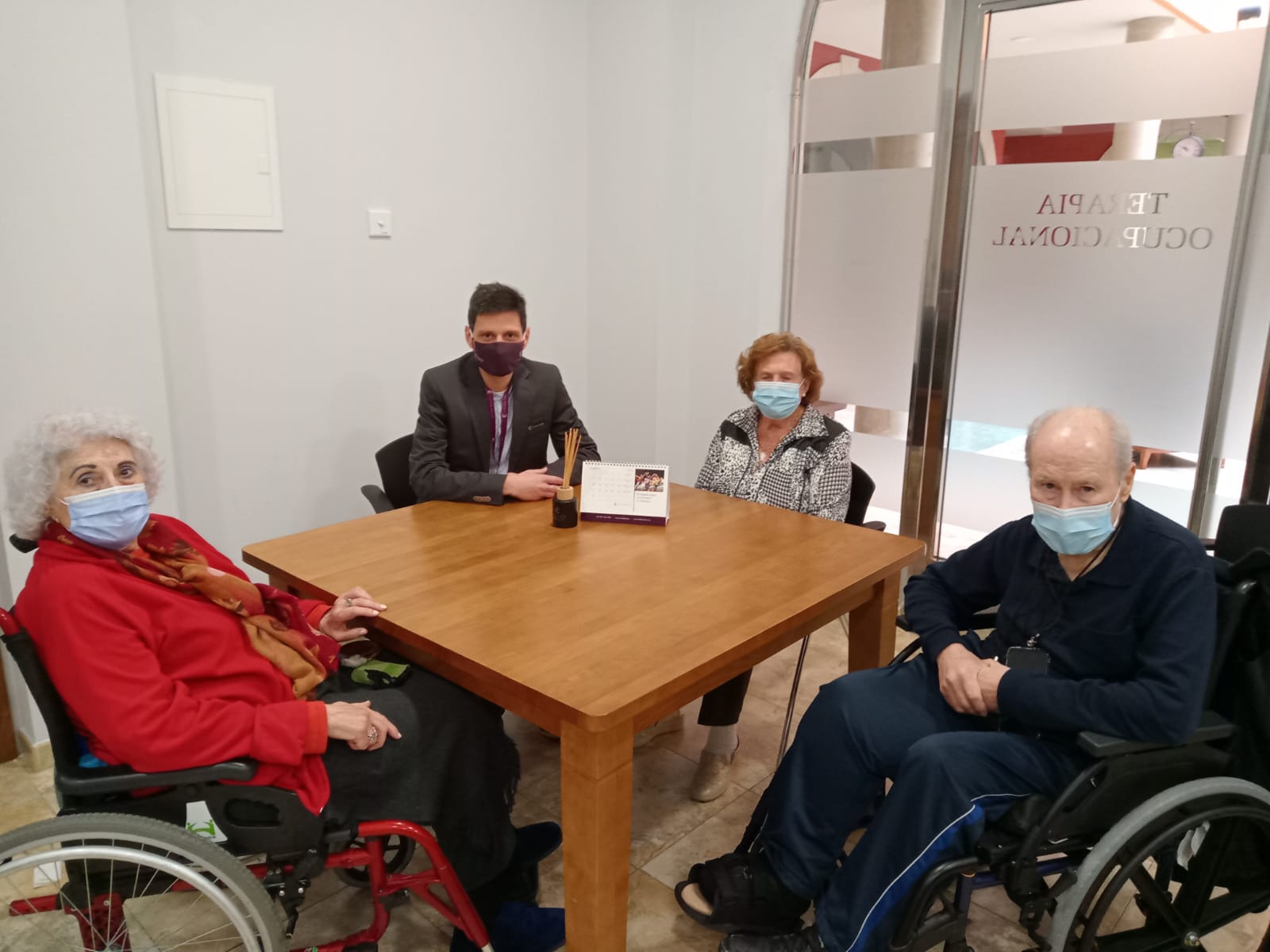 Los mayores pueden salir desde hoy de las residencias y recibir visitas de sus familiares Los mayores pueden salir desde hoy de las residencias y recibir visitas de sus familiares