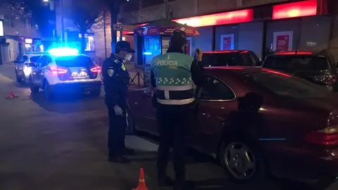 Control de la Policía Local durante esta pasada noche Control de la Policía Local durante esta pasada noche