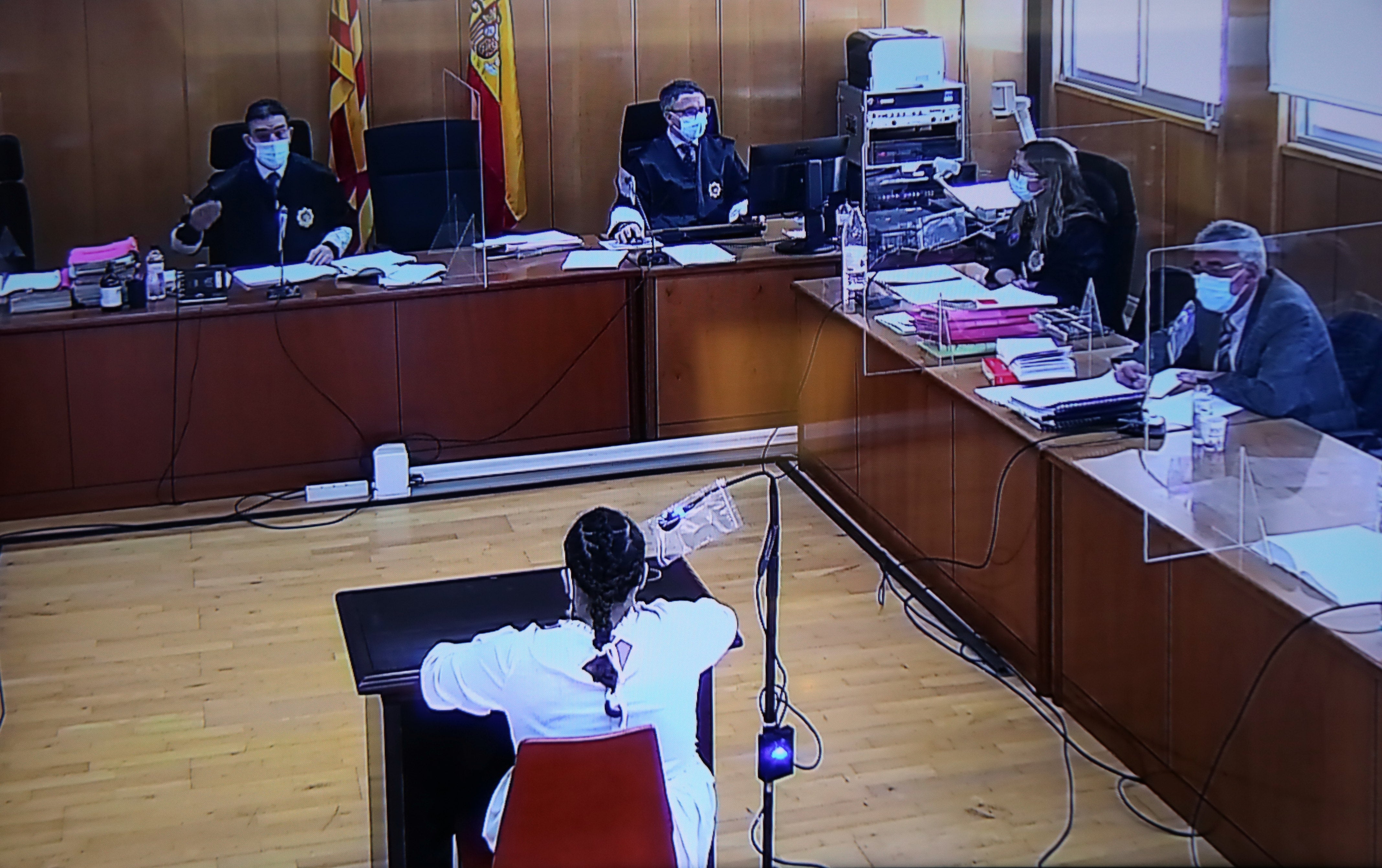 Arrenca el judici contra la mare i àvia acusades de l'assassinat d'un nounat Arrenca el judici contra la mare i àvia acusades de l'assassinat d'un nounat