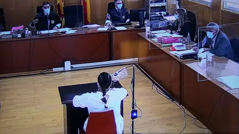 Arrenca el judici contra la mare i àvia acusades de l'assassinat d'un nounat Arrenca el judici contra la mare i àvia acusades de l'assassinat d'un nounat