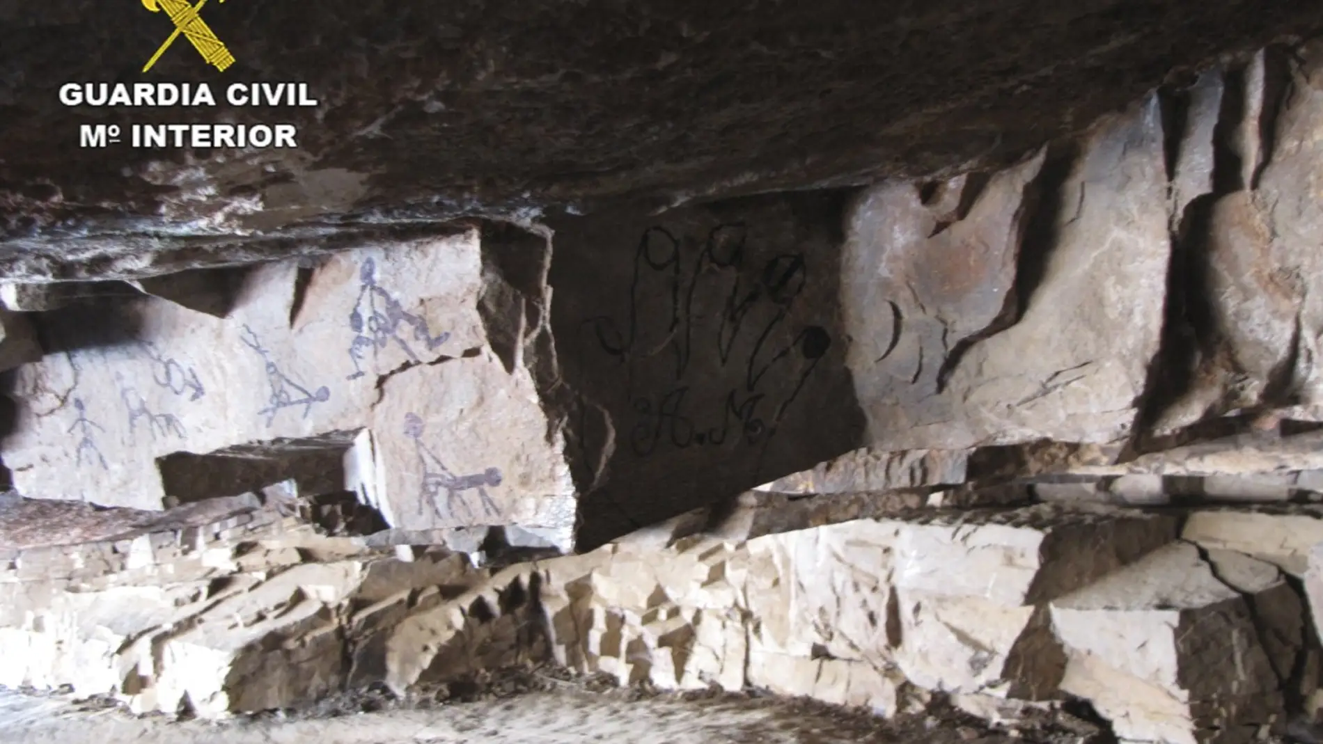 Pinturas que aparecieron en la cueva