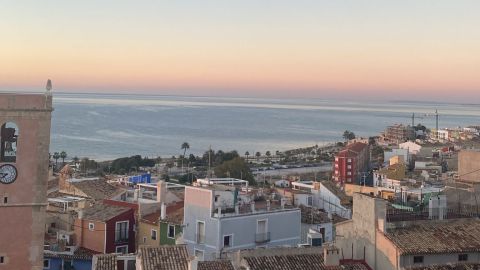 la vila joiosa despejado amaneciendo casco antiguo