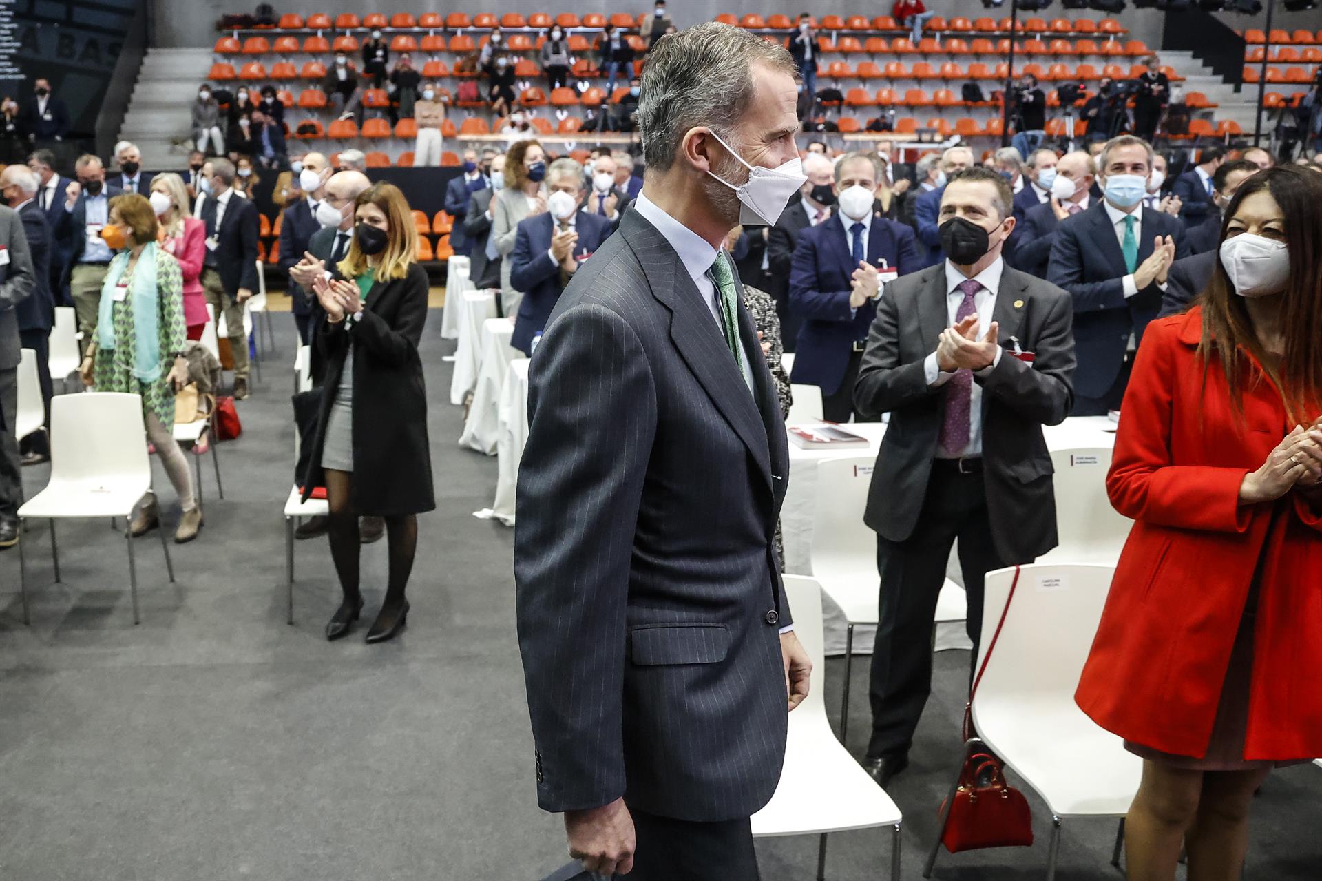 Felipe VI alaba la adaptación de los empresarios con la pandemia y pide que se mire a los jóvenes Felipe VI alaba la adaptación de los empresarios con la pandemia y pide que se mire a los jóvenes