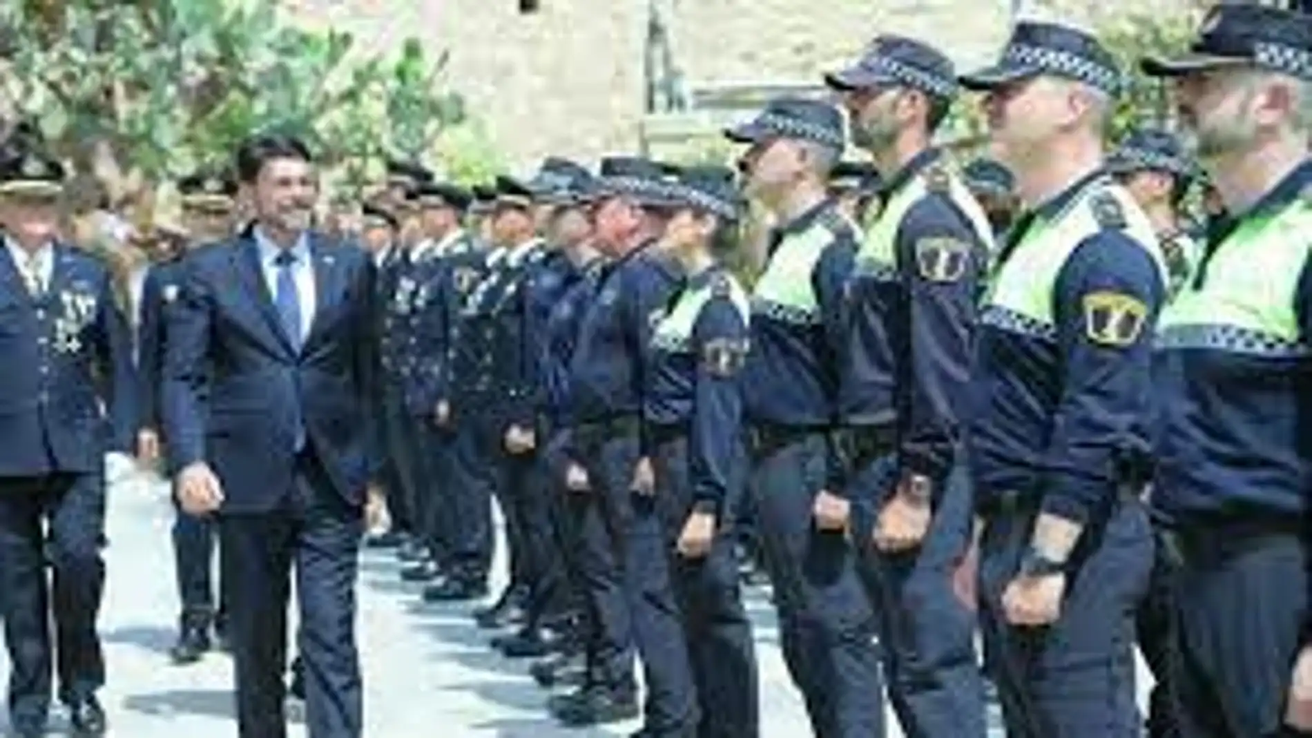El alcalde, Luis Barcala y la Policía Local de Alicante 