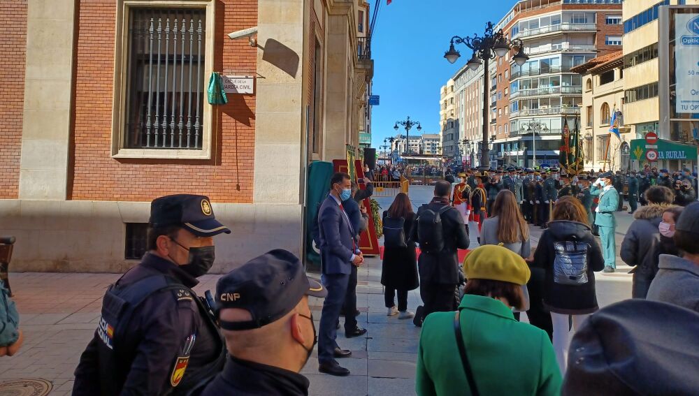 Acto de presentación de la placa de la calle de la Guardia Civil en León