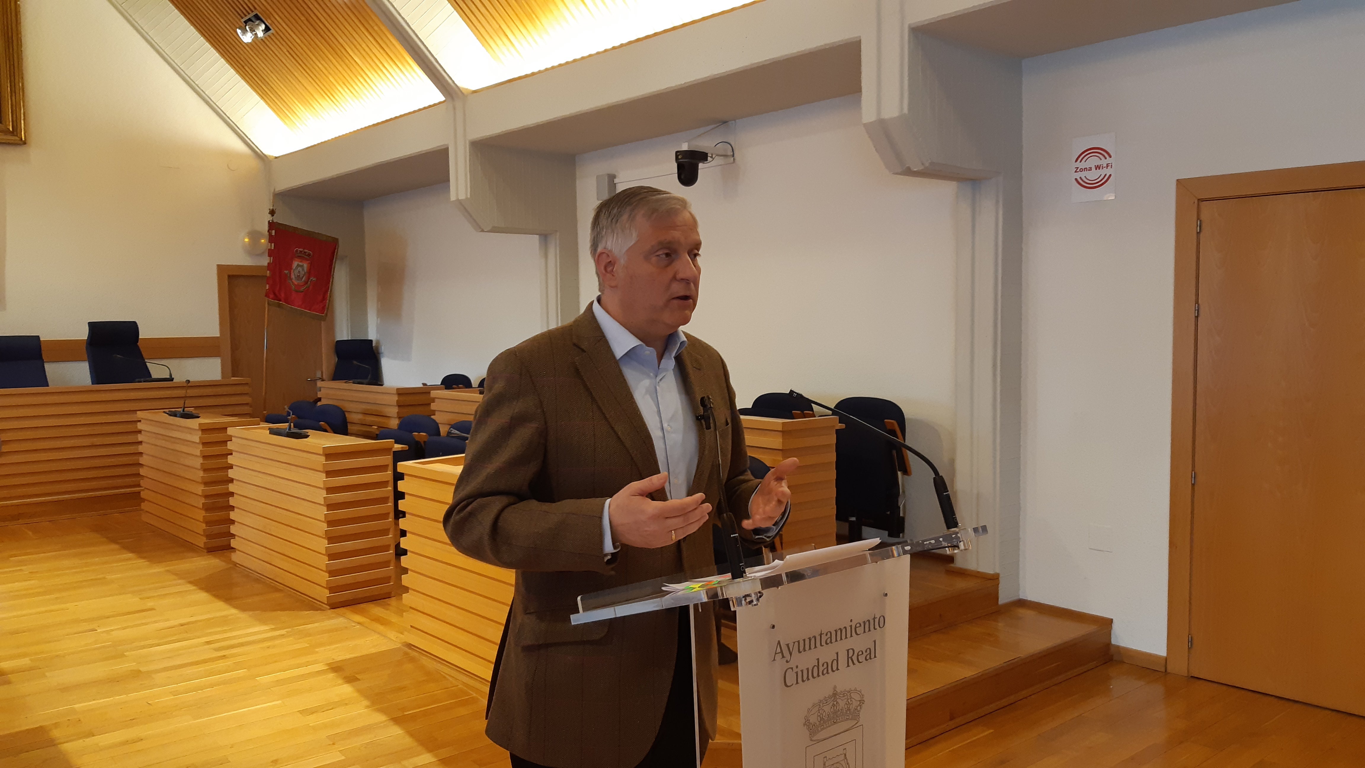 Cañizares, sobre la crisis del PP: "No es el momento de hacer leña del árbol caído, debemos mirar al futuro con unidad" Cañizares, sobre la crisis del PP: "No es el momento de hacer leña del árbol caído, debemos mirar al futuro con unidad"